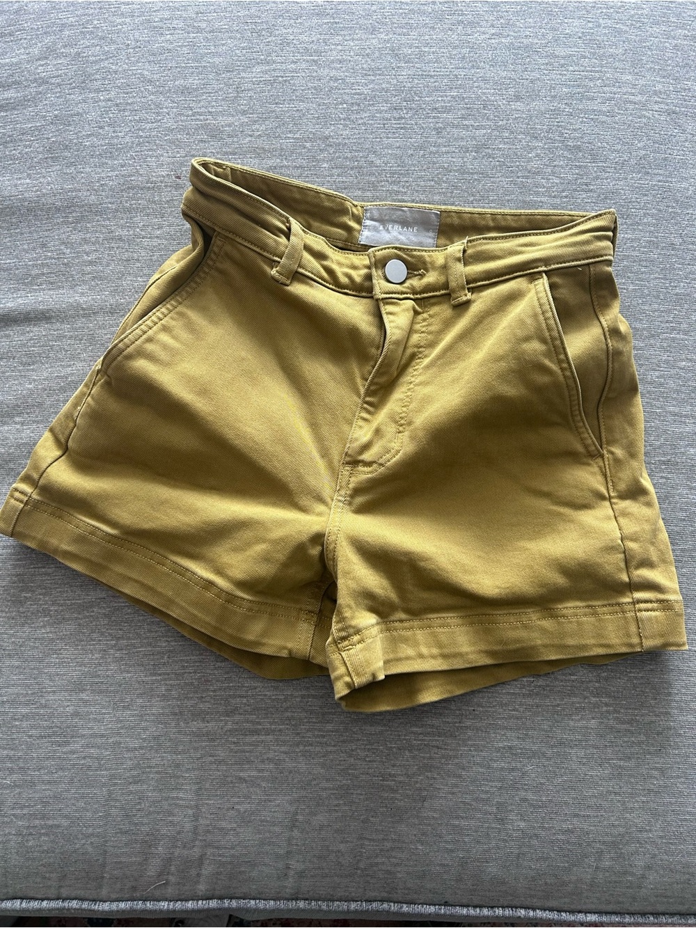 Size 0 Everlane shorts